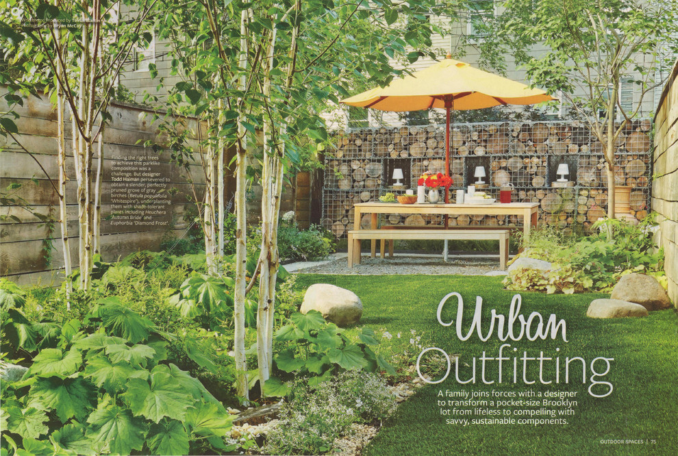 This is an example of a mid-sized contemporary landscaping in New York.