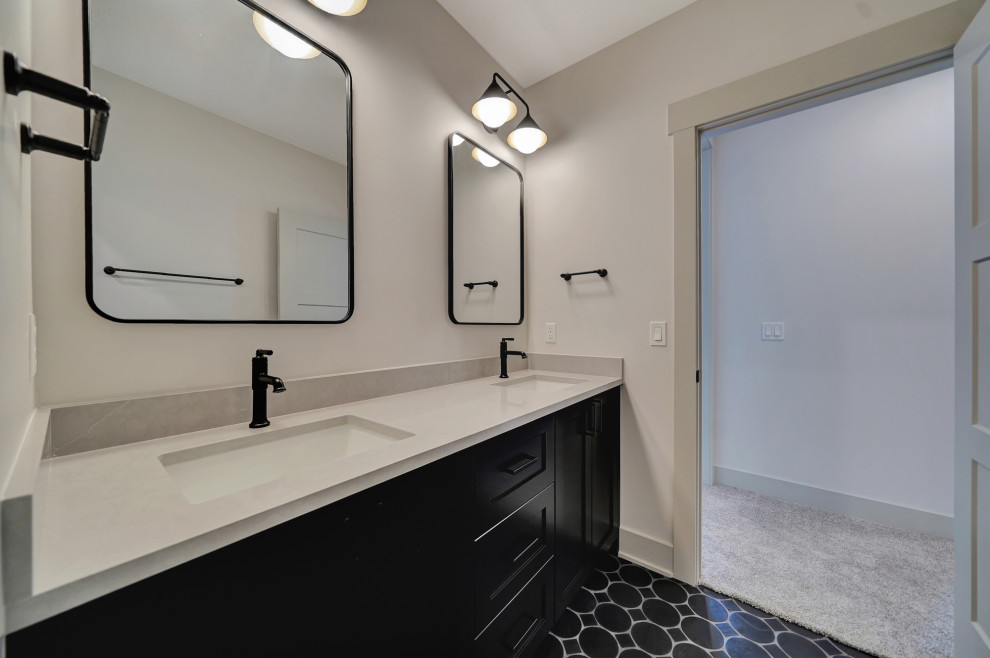 Inspiration for a transitional bathroom remodel in Omaha