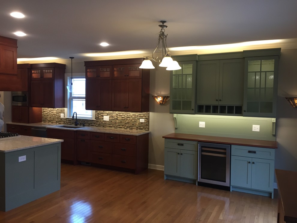 Kitchen - kitchen idea in Chicago