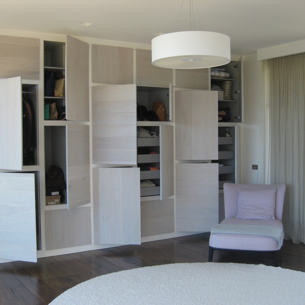 Inspiration for a contemporary bedroom in Melbourne.