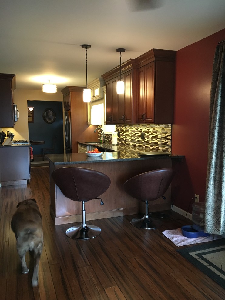 Inspiration for a transitional kitchen remodel in Chicago