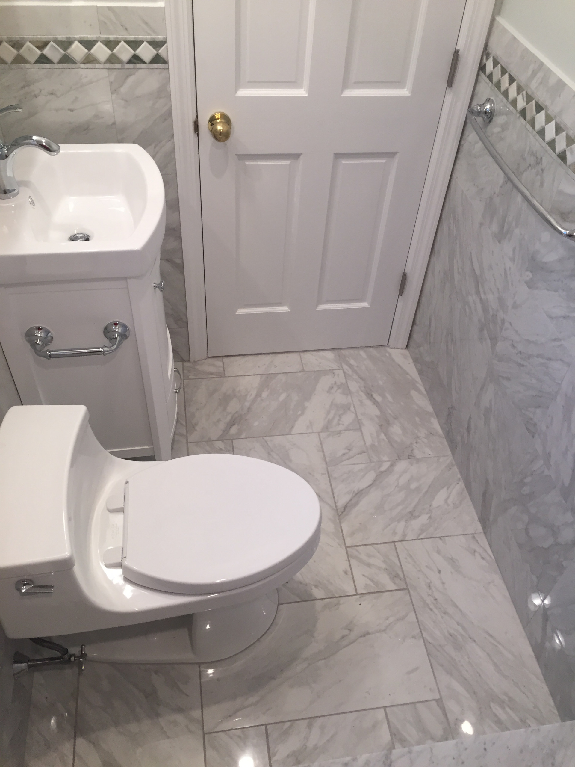 Flink's guest bathroom -  White Plains