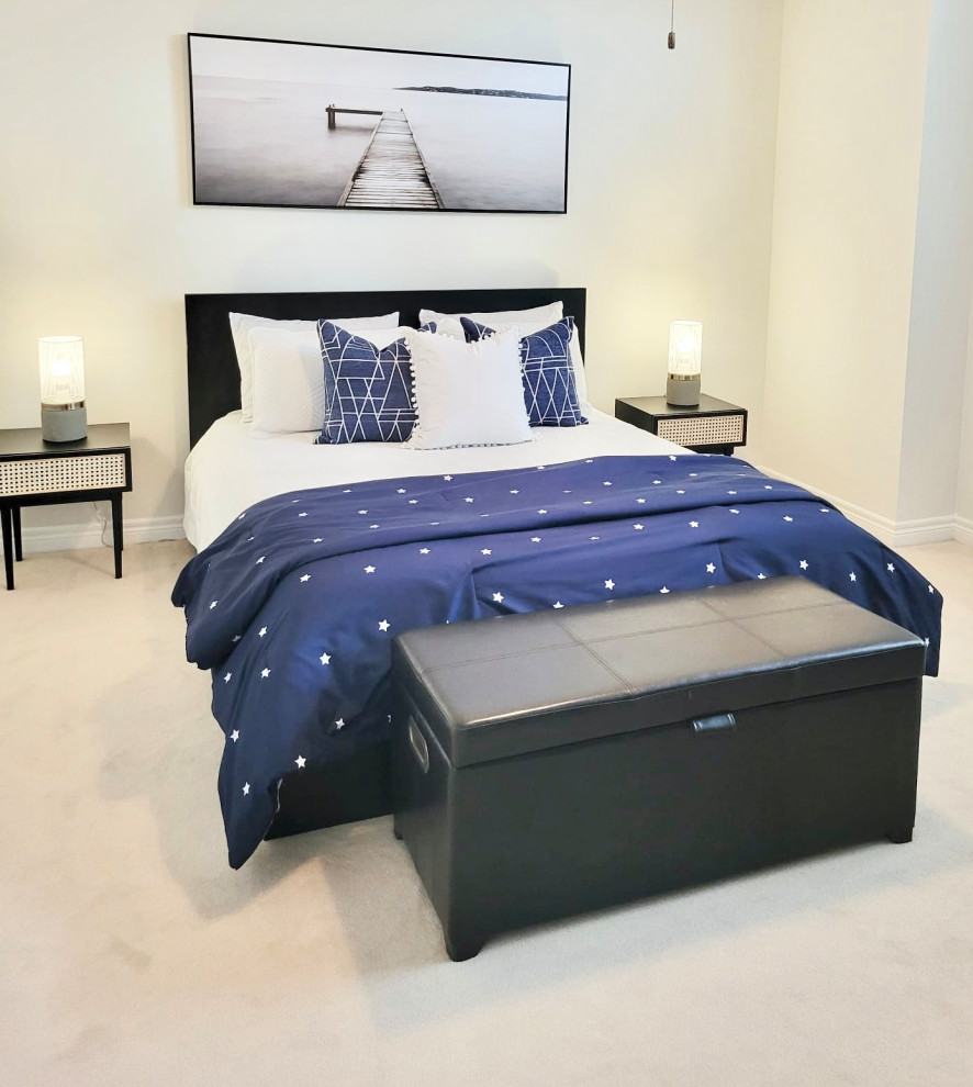 Bedroom - bedroom idea in Toronto