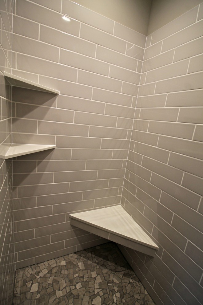 Design ideas for a modern bathroom in Kansas City.