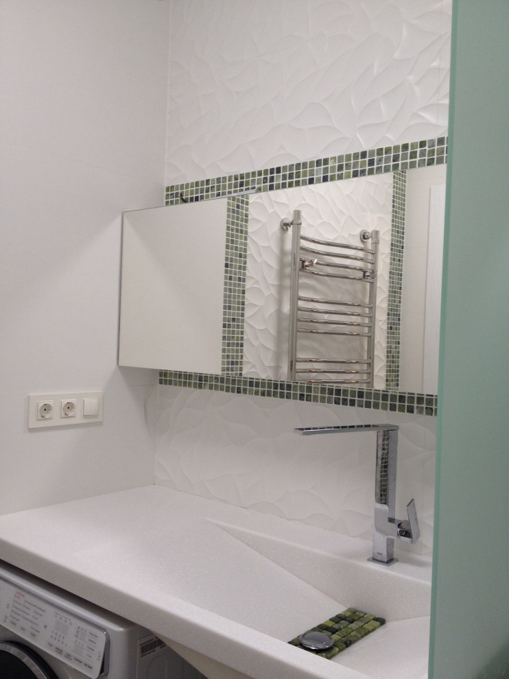 "и целого мира мало"