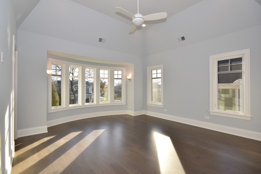 Inspiration for a transitional home design remodel in Chicago