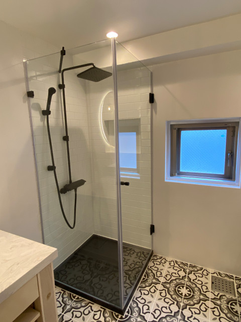 パウダールーム　シャワーブース minimalistisch-badezimmer