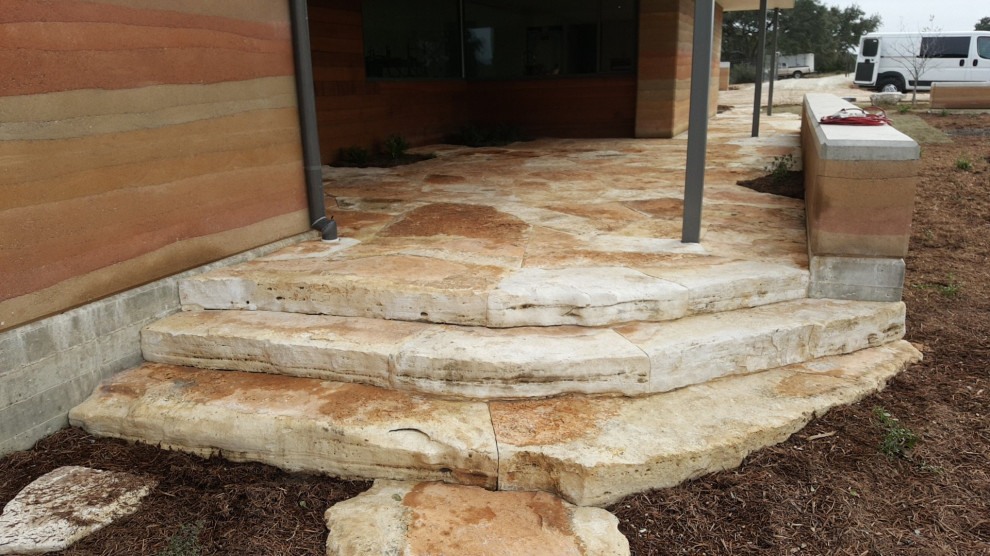 Home design - rustic home design idea in Austin