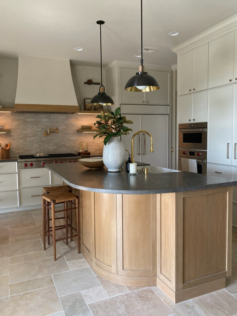 Transitional Kitchen nyklassisk-koekken