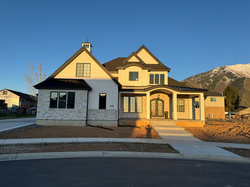 Custom Homes with Beautiful Exteriors