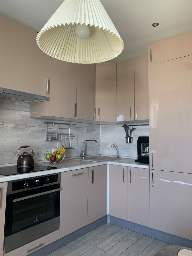 2E807217-1993-48E2-95BE-129B0A3AD093