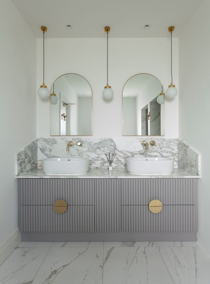 Inspiration for a contemporary bathroom remodel in Dublin