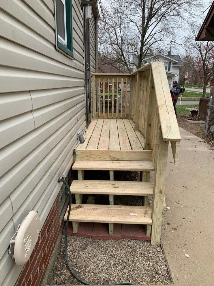 Wood Deck with Railing