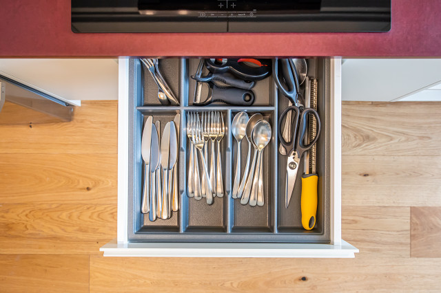 Compact Kitchen with Colour contemporary-koek