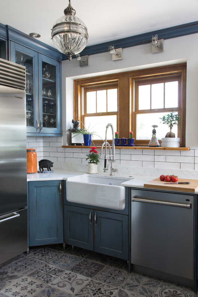 Transitional home design photo in Denver