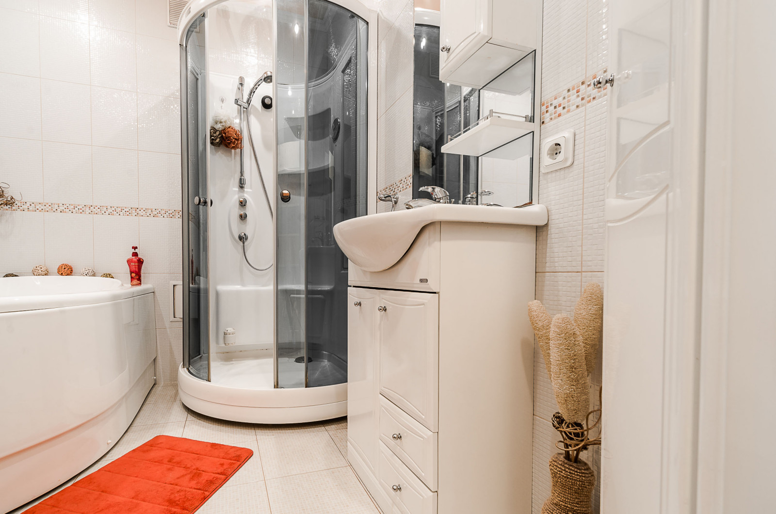 Двухкомнатная квартира в классическом стиле  и ароматом кофе.Съемка для продажи.