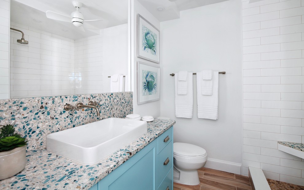 Example of a beach style bathroom design in Hawaii