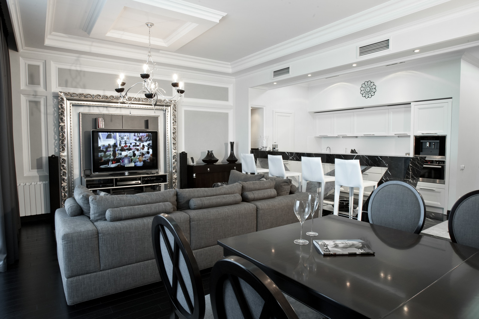 Современная классика в ЖК "Королевский парк"