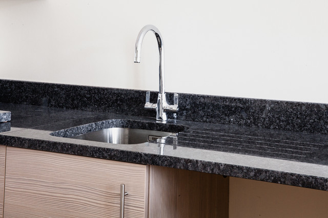 30mm Steel Grey Granite Work surfaces modern-kitchen