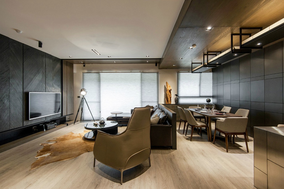 Contemporary living room in Pune.