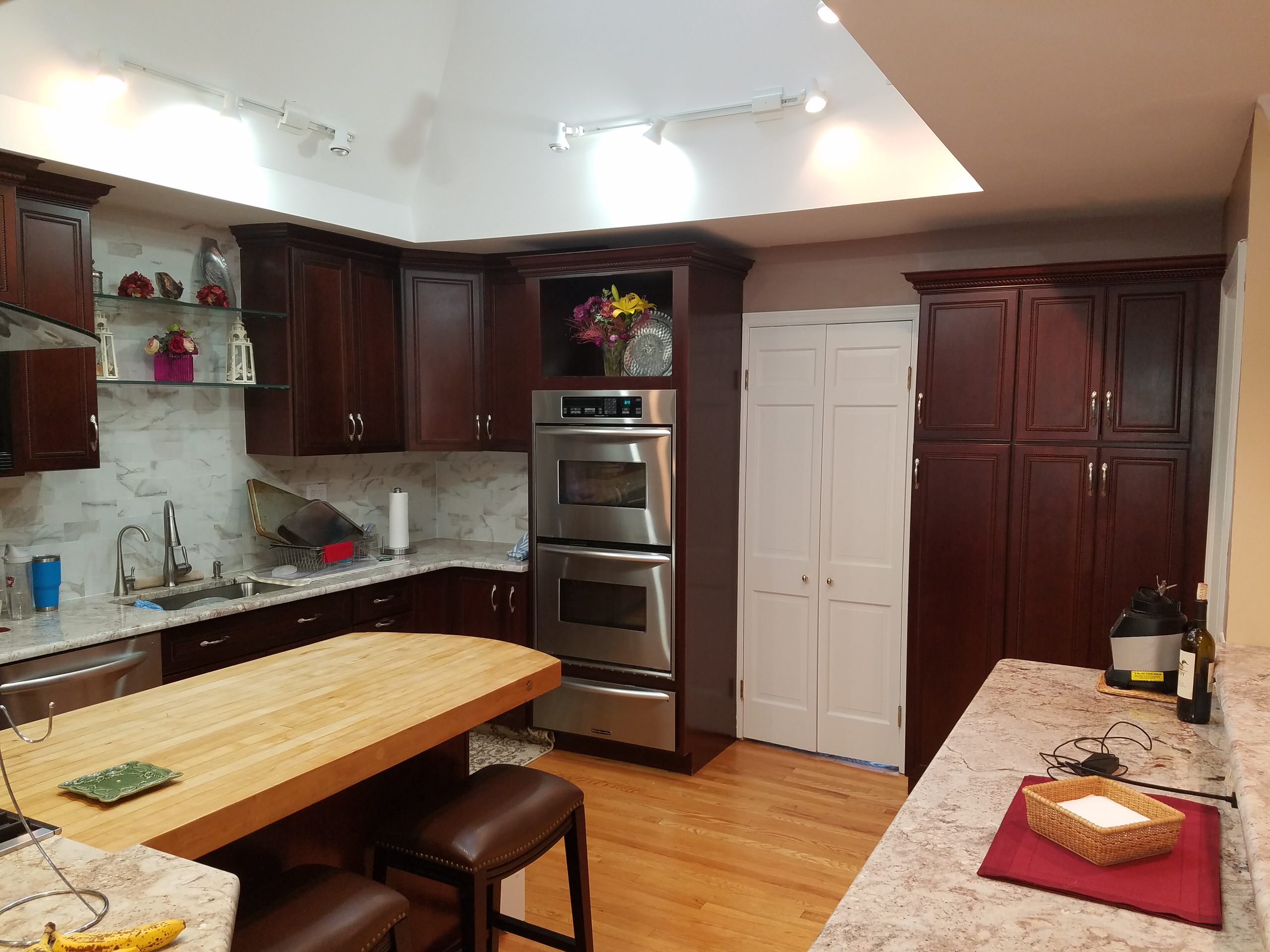 Kitchen Remodel on Sunrise Drive in Hold