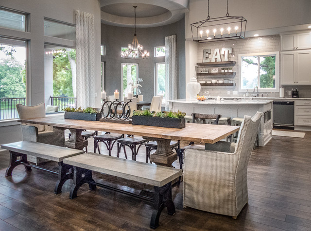 12-Seat Charmer casa-de-campo-comedor
