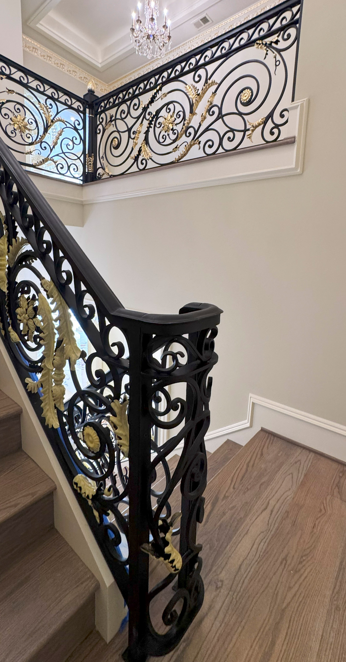 135_Vibrant Staircase with Touch of Historic Grandeur, Great Falls, VA 22066