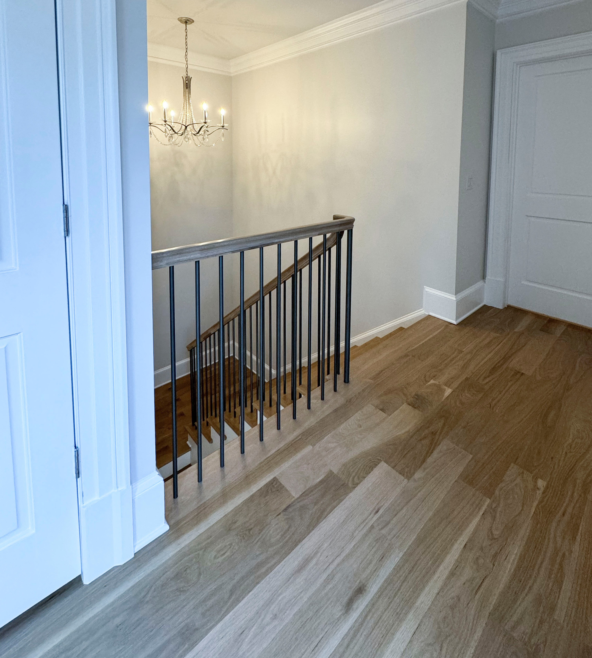 116_Elegant & Eye-catching Curved Staircase, Leesburg VA 20175