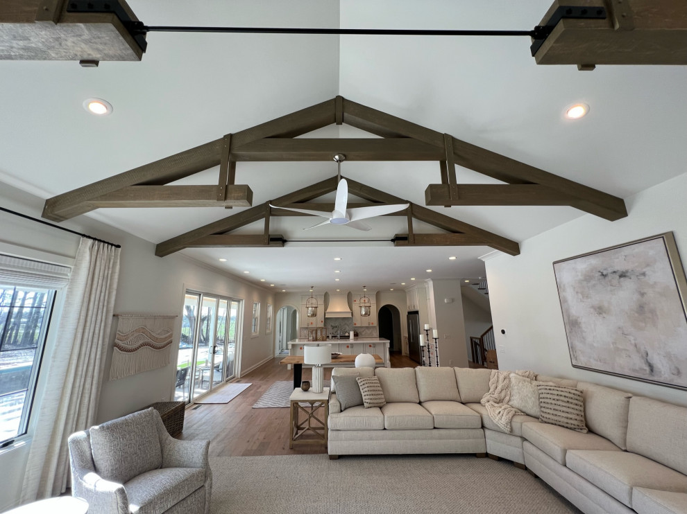 Inspiration for a transitional home design remodel in Columbus