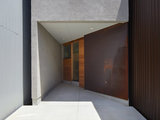 Houzz a Osaka: La Casa Costruita Tutto Attorno a Una Scala (9 photos) - image  on http://www.designedoo.it