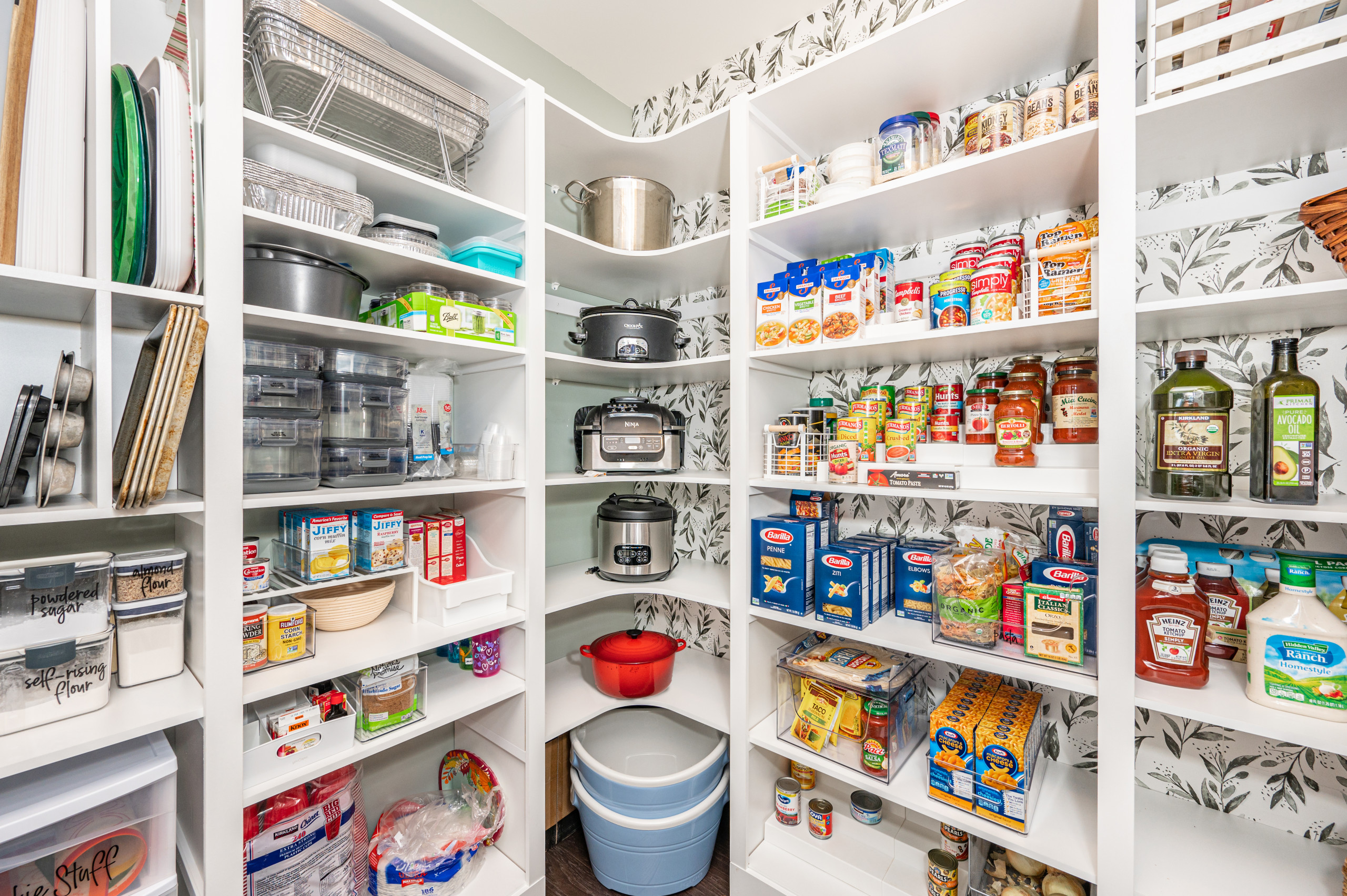 Corner Walk-In Pantry for Kitchen Storage