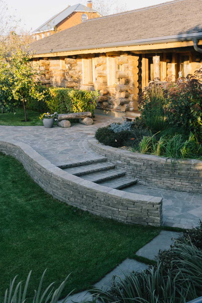 Сад с подпорными стенами