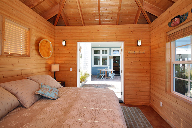 Eight&Eighteen beach-style-bedroom
