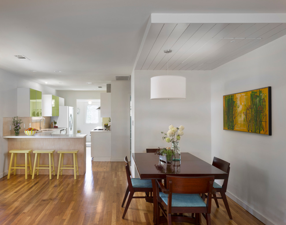 Dining room - transitional dining room idea