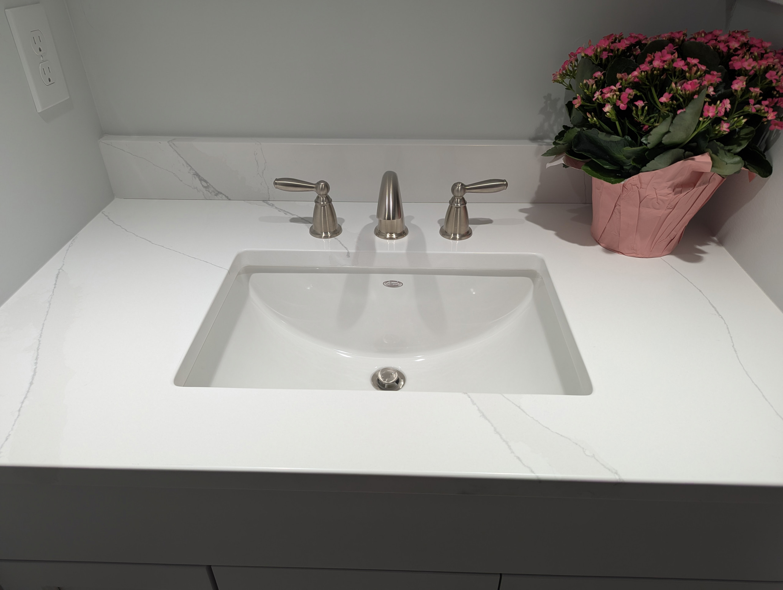 American Standard Studio Sink & LG Viatera Calacatta Plata Countertop