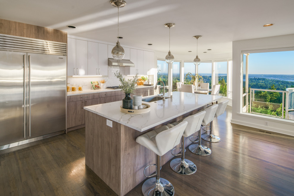 Trendy kitchen photo in Seattle