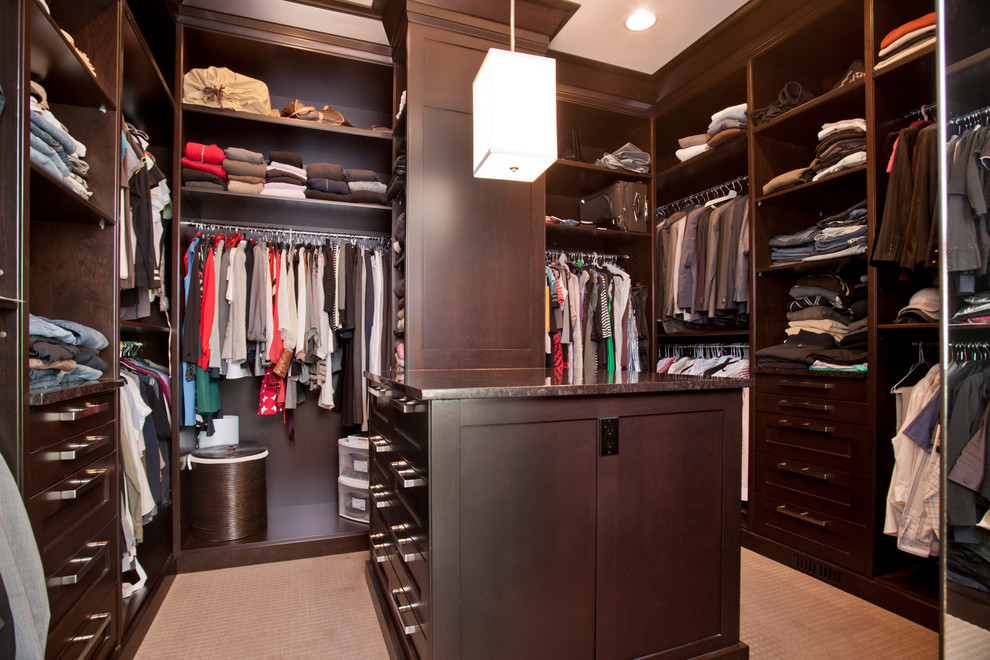 Design ideas for a traditional storage and wardrobe in Edmonton.