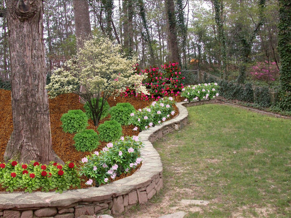 Design ideas for a traditional side yard garden in Atlanta.