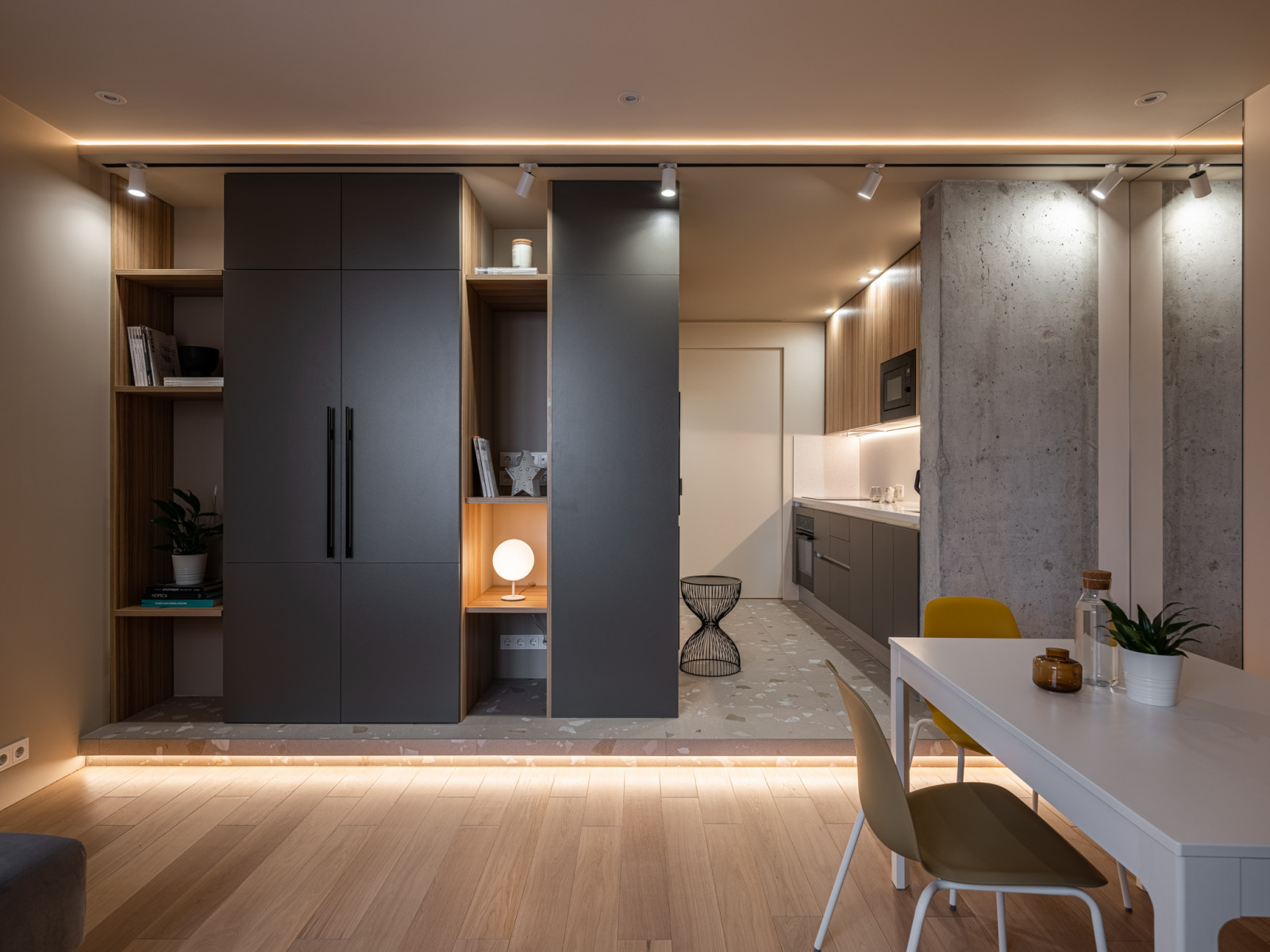 Кухня в холле