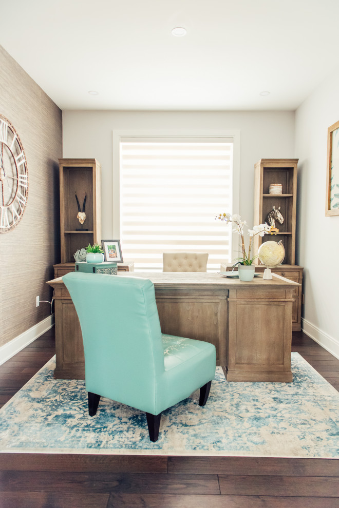 Inspiration for a transitional home design remodel in Toronto