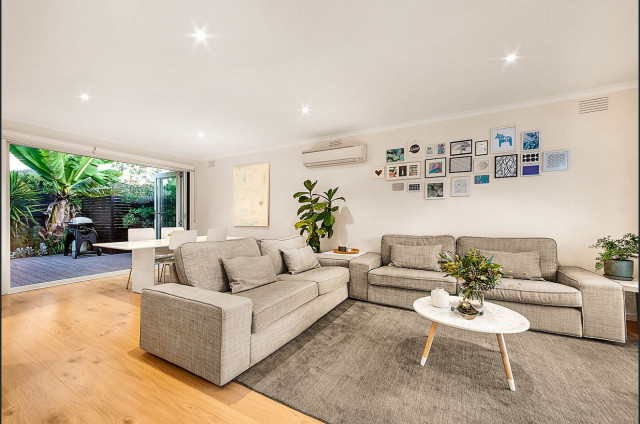 Ashburton Full Renovation modern-vardagsrum