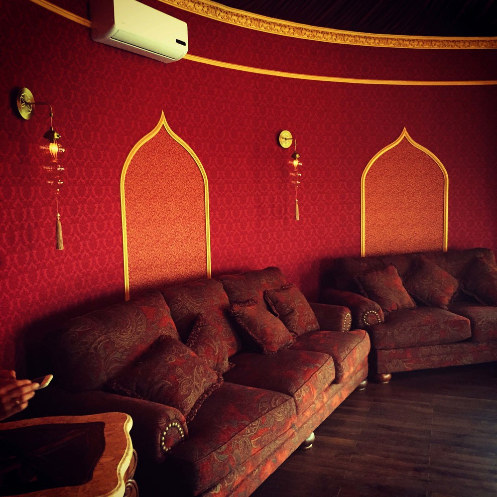 Дом на берегу реки