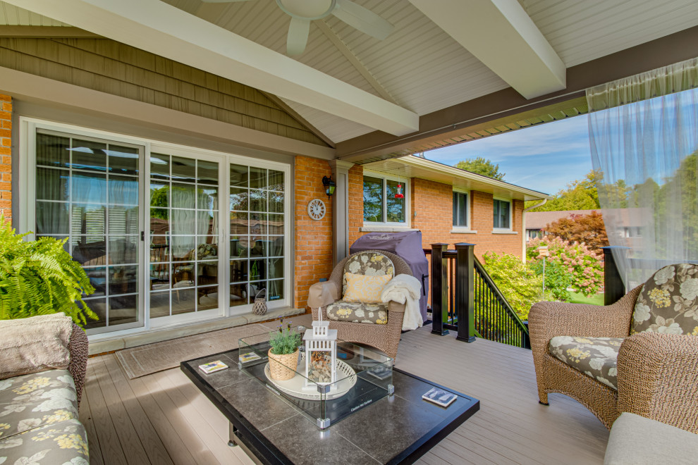 Example of a transitional deck design in Toronto