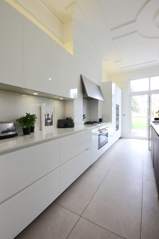 Photo of a contemporary kitchen in London.