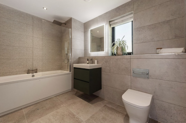 Modern Family Bathroom - Forest Edge - New Forest modern-bathroom