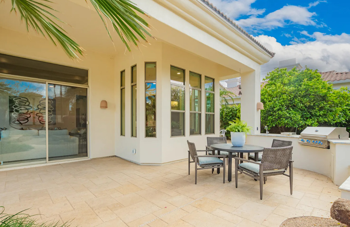 Neiman's Residence