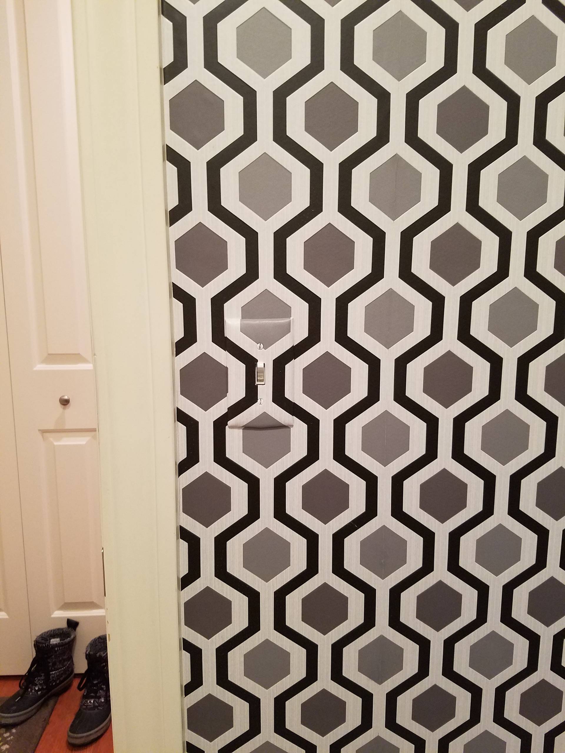 Wallpaper Install: Laundry Room