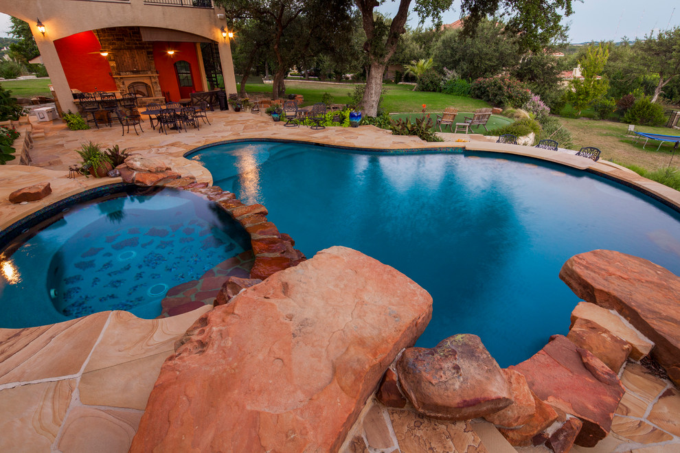 Example of a mountain style pool design in Austin