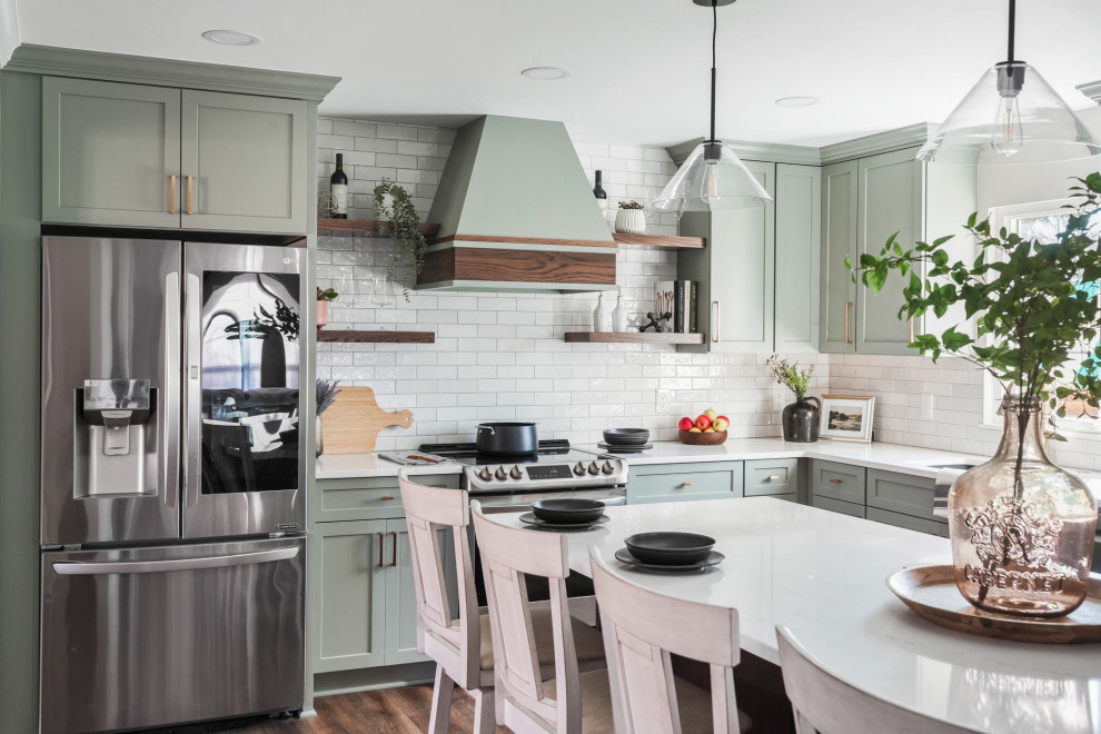 Inspiration for a transitional kitchen remodel in Columbus