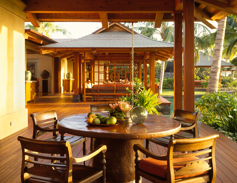 Tropical deck in Hawaii with a pergola.